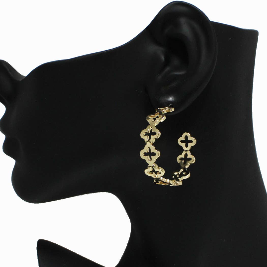 Clover Cutout Hoop Earring: MAT GOLD / ONE SIZE SOPHIA WHOLESALE